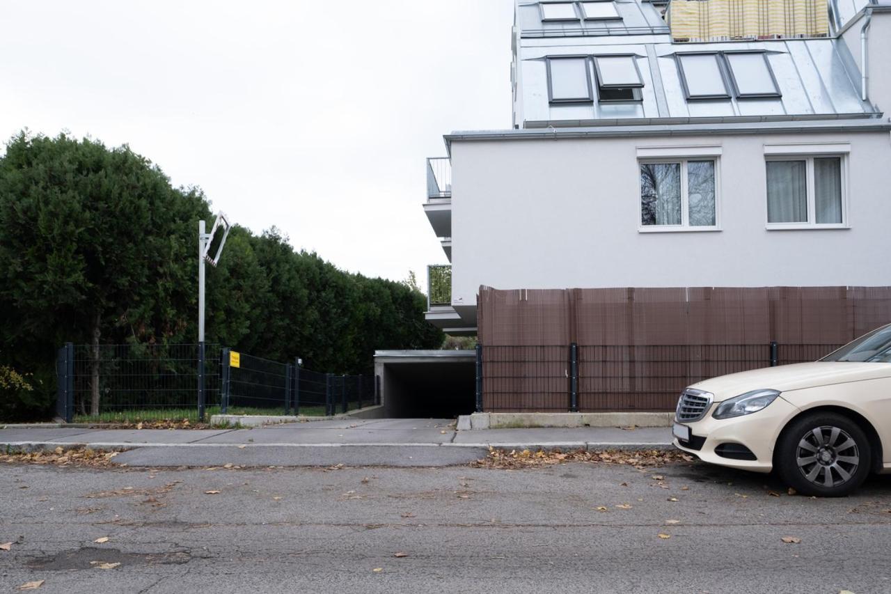 Modern W/ Cozy Balcony Near City Center * Wenen