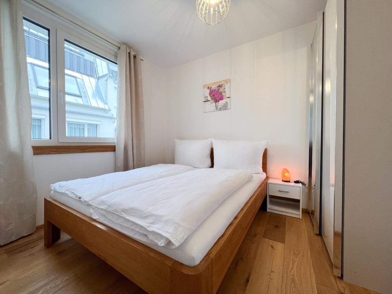 Appartement Modern W/ Cozy Balcony Near City Center Wenen